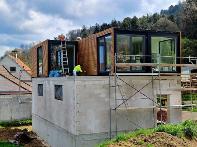 L75 container home made of 2x 40ft + 1x 20ft 🇩🇪
If you’re looking for an unconventional housing solution, it’s worth considering a container home. And if you have any questions about building container house with Flexicube, let us know in the comments!#containerhome #installingcontainerhome #ecofriendlyliving #modernliving #containerarchitecture #interiordesign #homedecor #customhome #homebuilding #singlefamilyhome #sustainableliving #minimalistliving #tinyhome #homerenovation #containerhome #containerhouse #modularhome #modernhomes #cozyhome #beautifulhomes #myhome #myhomevibes #containerbuilding #summerhouse #holidayhome