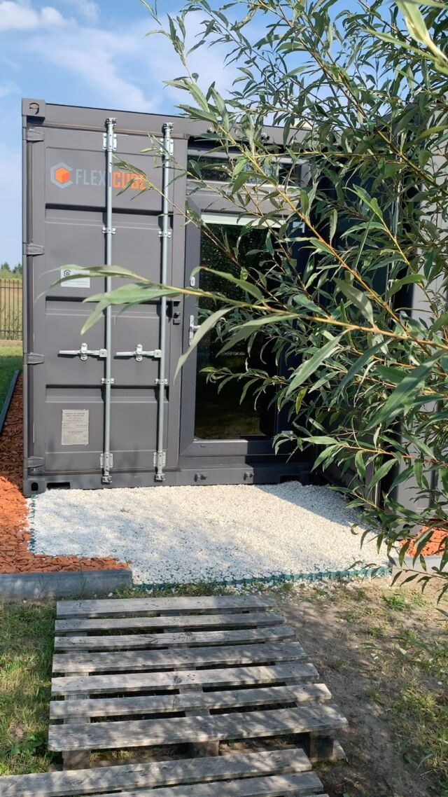 Industrial. Modern. Simple. Beautiful 🏡 F30 office and L30.4 home#newhome #newhouse #containerhome #containerhouse #shippingcontainerhome #shippingcontainerhouse #container #shippingcontainer #beautifulhomes #beautifulhouse #homeinspiration #homeinterior #smallliving #modernhouse #modernhomes #cozyhouses #myhouse #cozyhome #housebuild #housedesign #containerarchitecture #flexicubepl #office #cabin #containeroffice #officegoals #homesweethome #housing #apartment #houseinspo